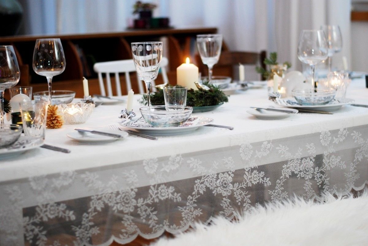 Beautiful Christmas table decorations are always a real eye catcher