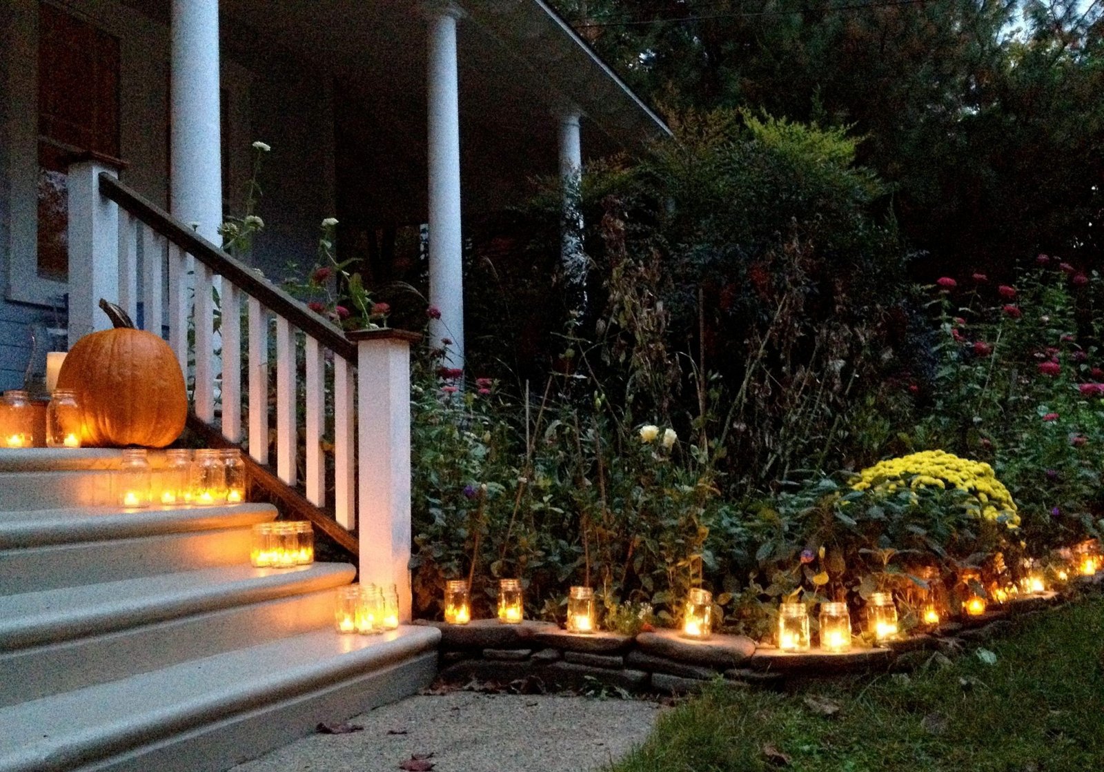 Classic decoration ideas for your house entrance that will give scaled