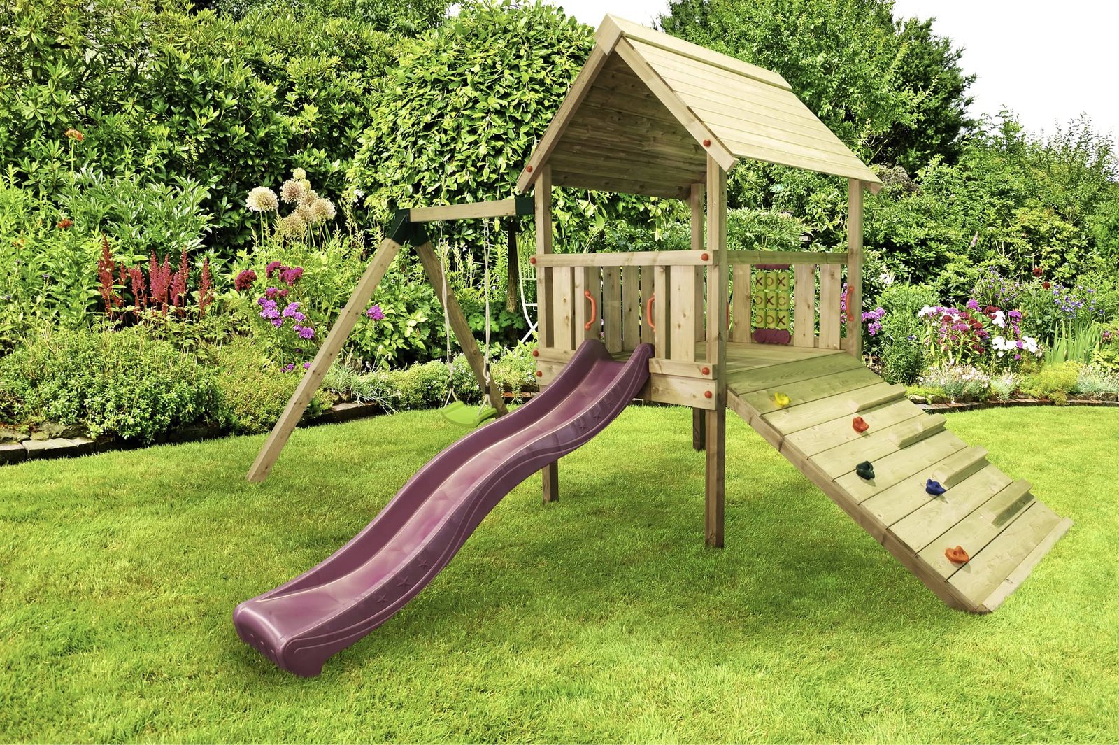 Climbing frame in your own garden and its advantages for