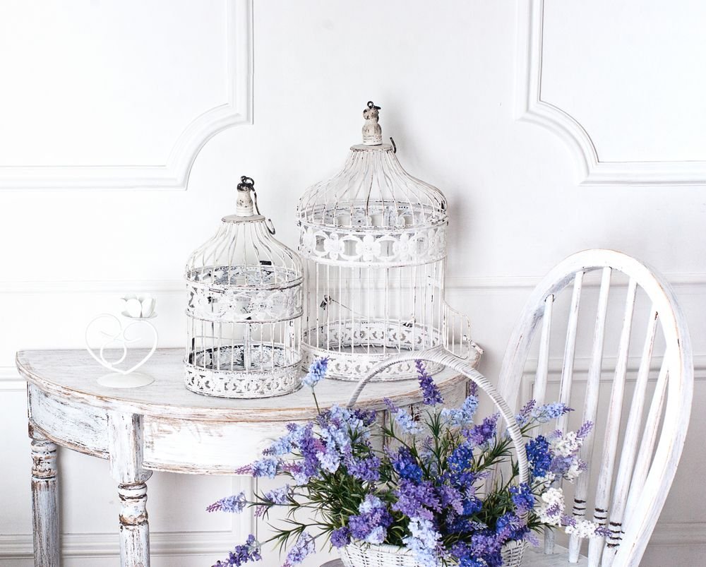 Furnishing in a shabby chic style