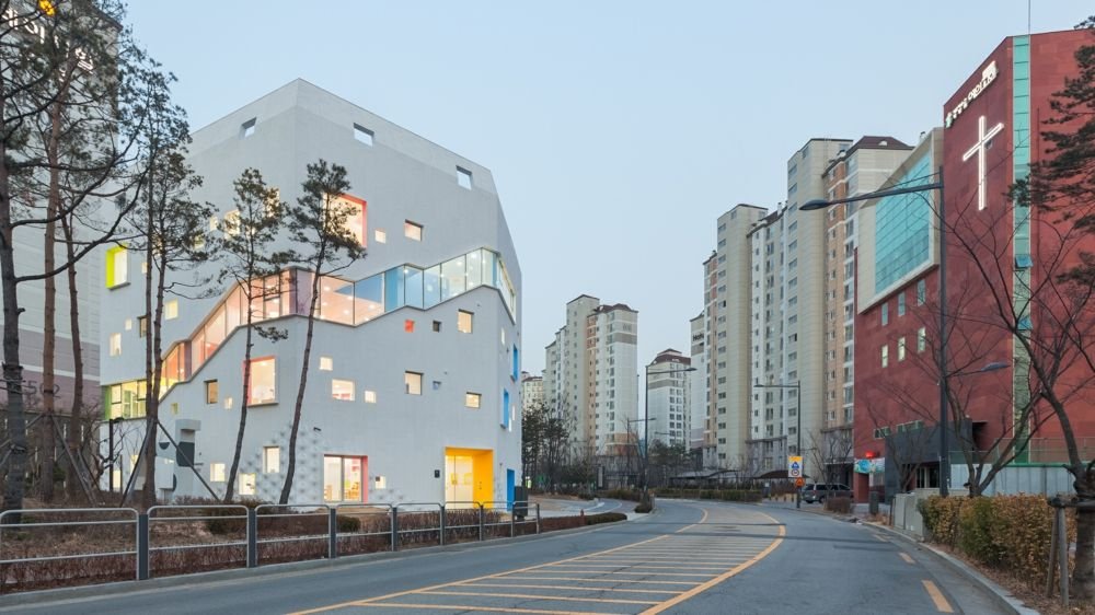 Innovative kindergarten in Seoul learning the ABC in a natural