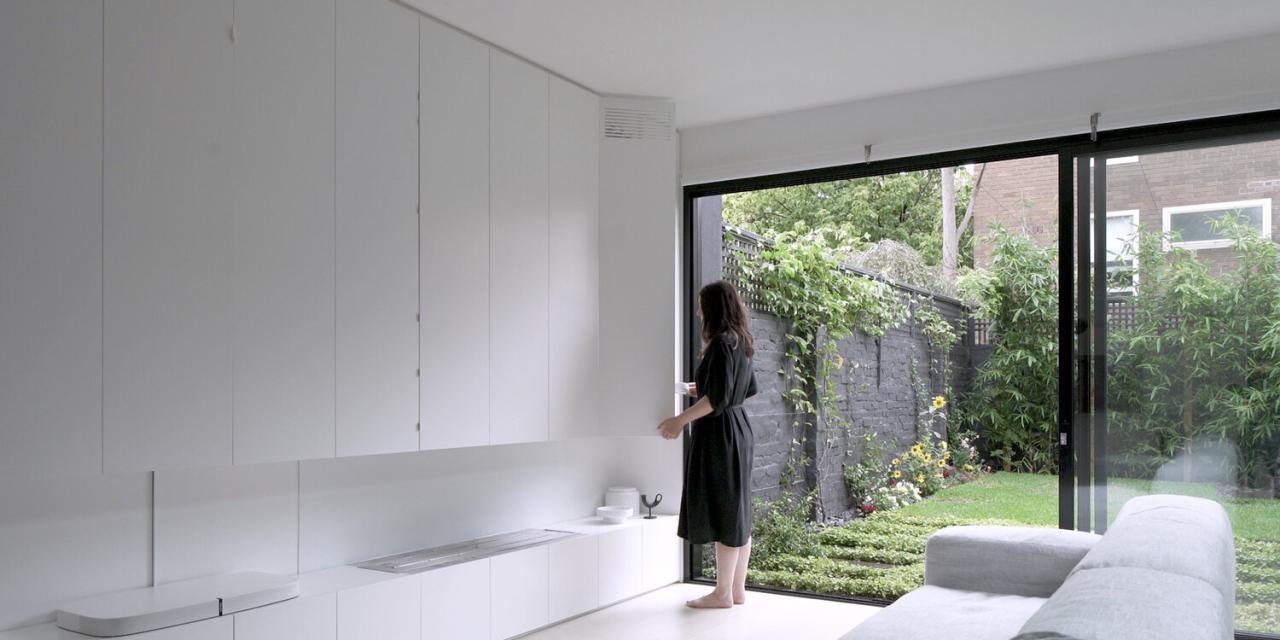 Minimalist design from the house facade to the bathroom