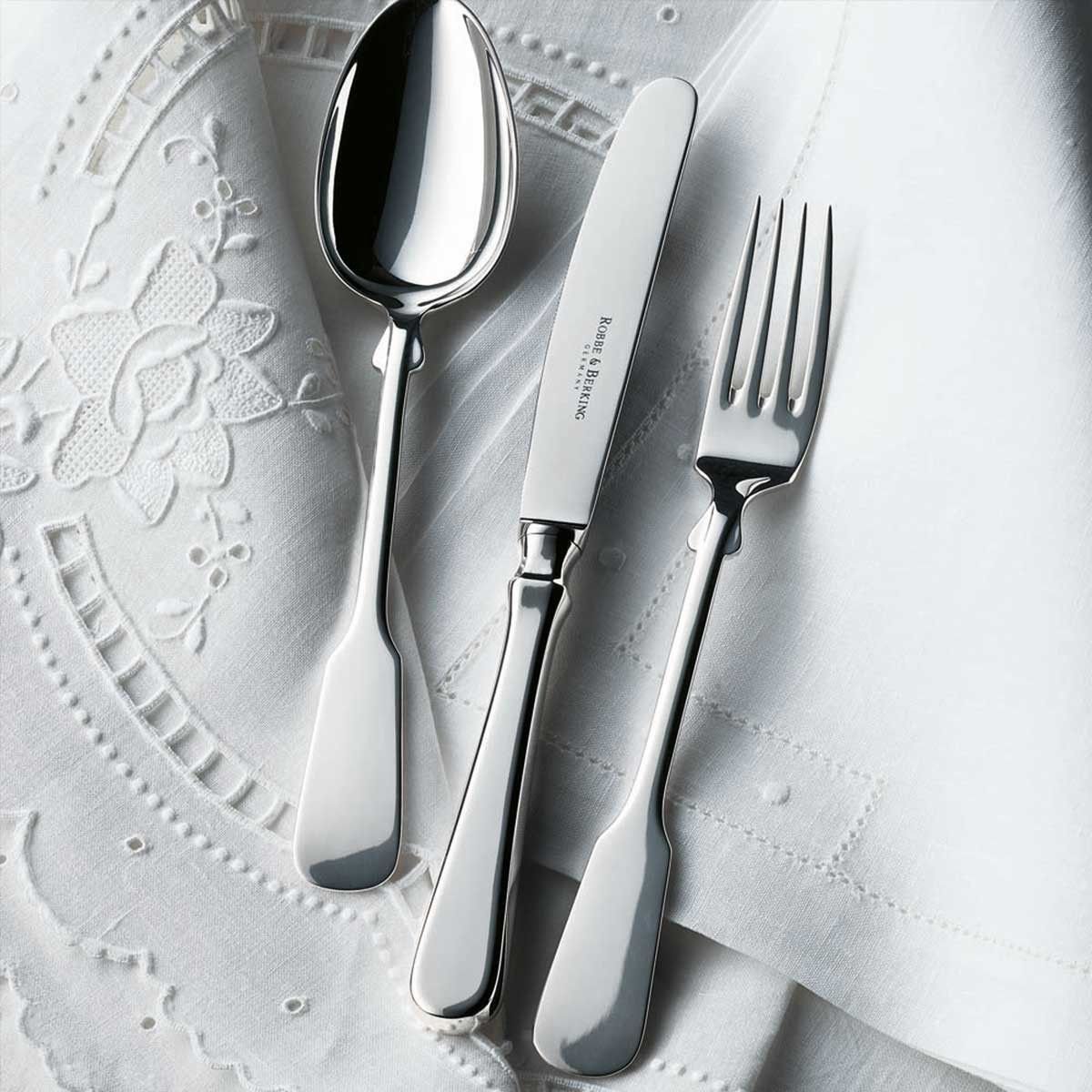 More style with fine cutlery and silverware