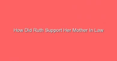 how did ruth support her mother in law 12669