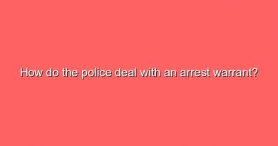 how do the police deal with an arrest warrant 10806