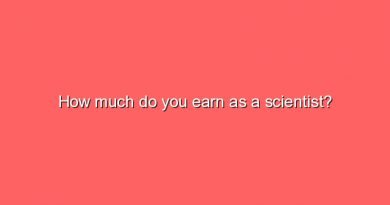 how much do you earn as a scientist 5871