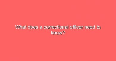 what does a correctional officer need to know 9736