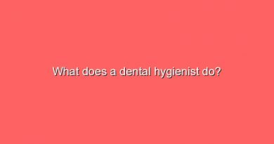 what does a dental hygienist do 11282