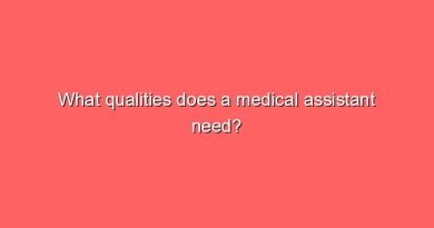 what qualities does a medical assistant need 11288