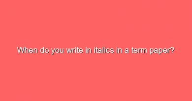 when do you write in italics in a term paper 8655