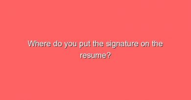 where do you put the signature on the resume 7647
